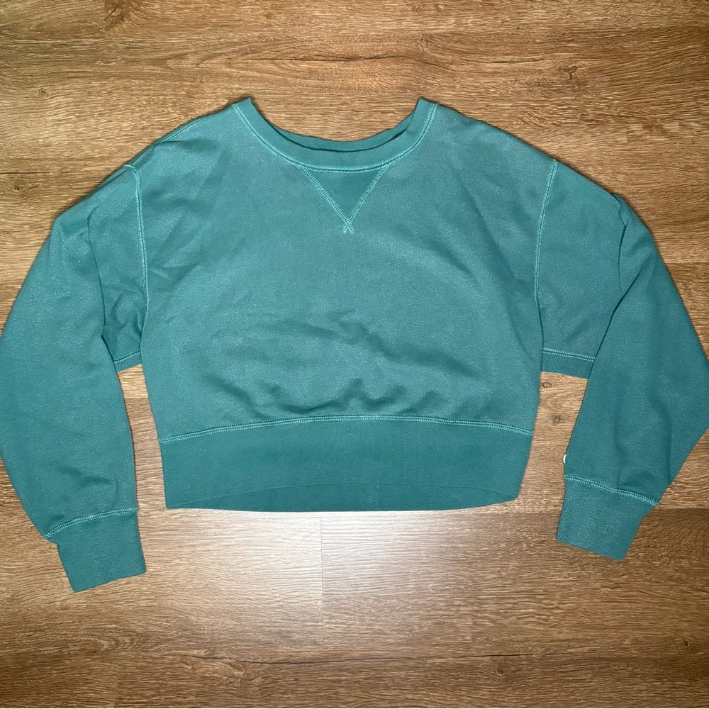 Abercrombie Dark Green Shimmer Cropped Crewneck Sweatshirt size M